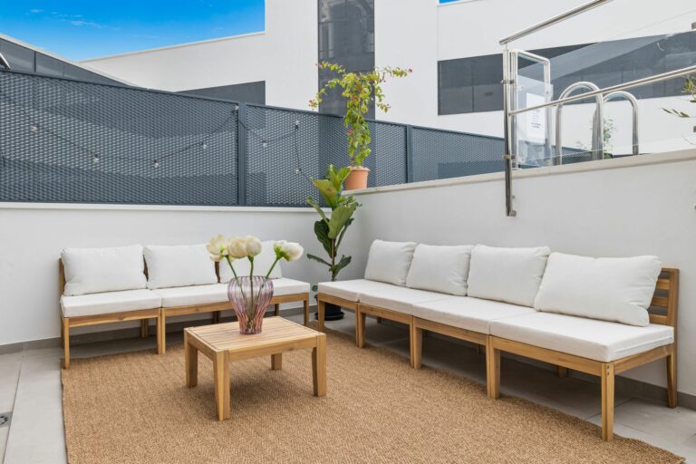 c7682c5e44d04a8d50c714e733820e38 - 7