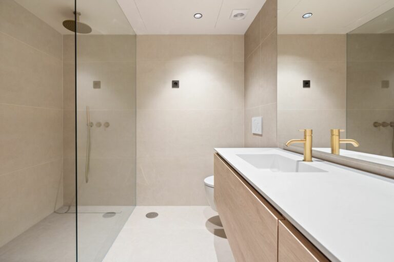 c8f63858d260fe2cf86d7a1d70d020e3 - 11