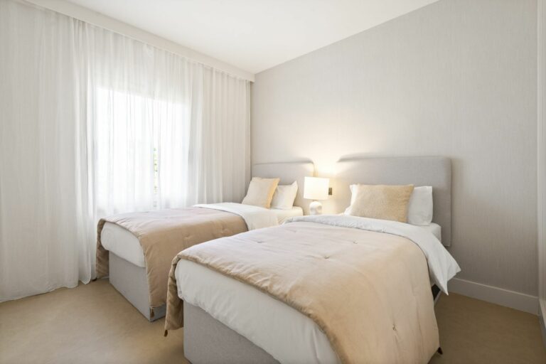 c8f63858d260fe2cf86d7a1d70d020e3 - 12