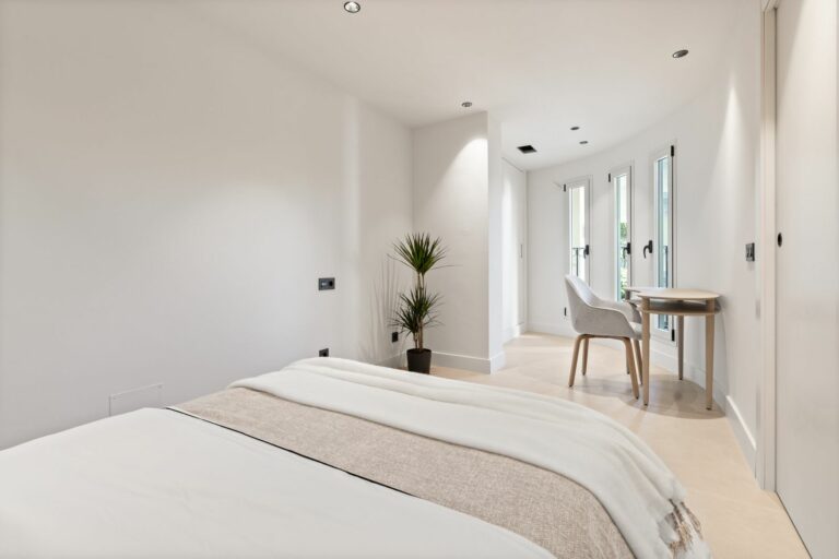 c8f63858d260fe2cf86d7a1d70d020e3 - 13