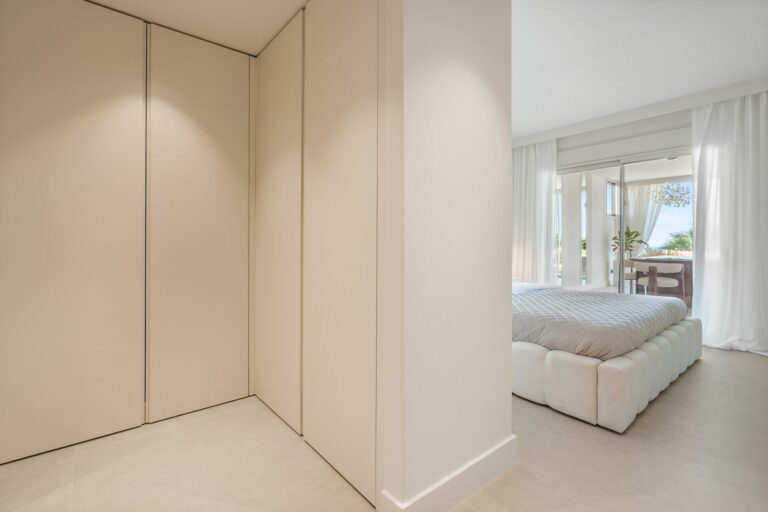 c8f63858d260fe2cf86d7a1d70d020e3 - 14