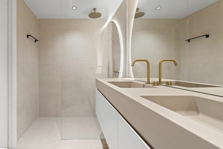 c8f63858d260fe2cf86d7a1d70d020e3 - 15