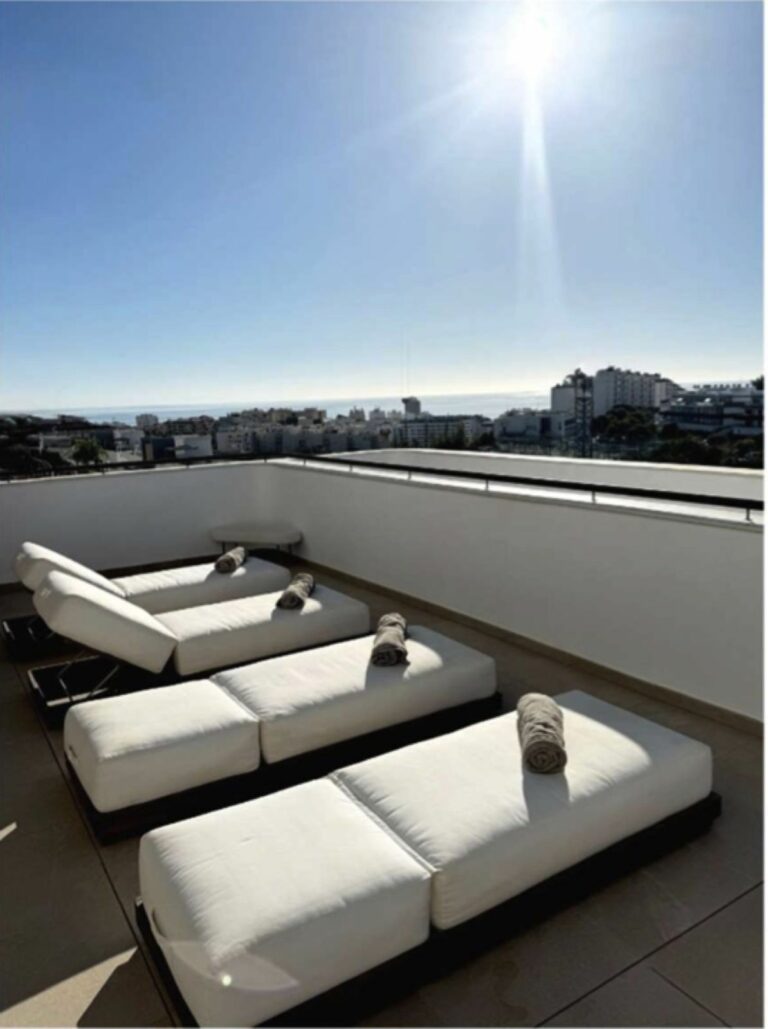 c8fd7c72ab521a077bac34d0331b2c26 - 7