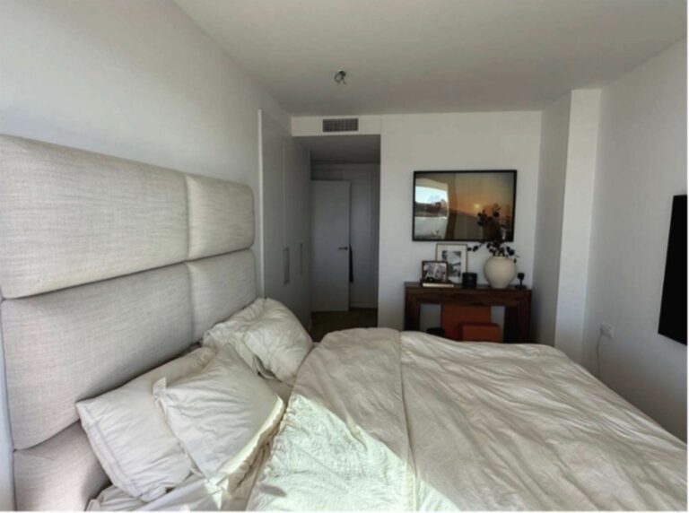 c8fd7c72ab521a077bac34d0331b2c26 - 9