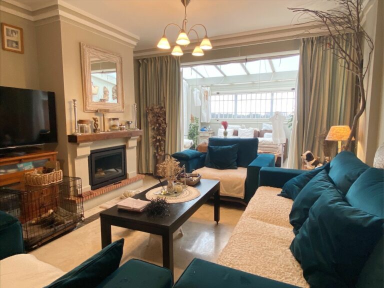 ca698e85f2c82ed99ce3e38cc3569d8c - 1