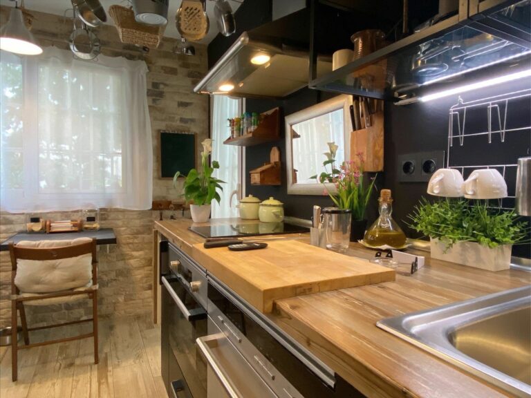 ca698e85f2c82ed99ce3e38cc3569d8c - 9