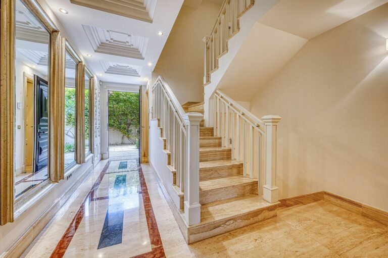 ca9ab607273039d4aaa5572cb2122a9f - 10