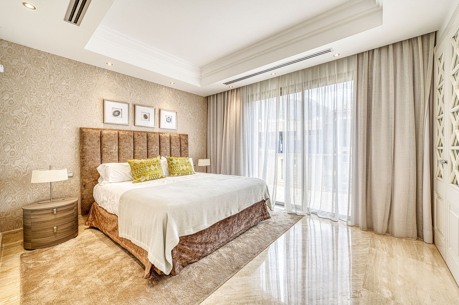 ca9ab607273039d4aaa5572cb2122a9f - 13