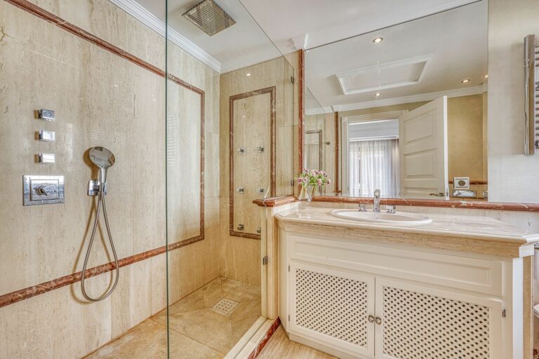 ca9ab607273039d4aaa5572cb2122a9f - 14