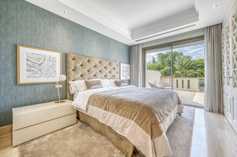 ca9ab607273039d4aaa5572cb2122a9f - 15