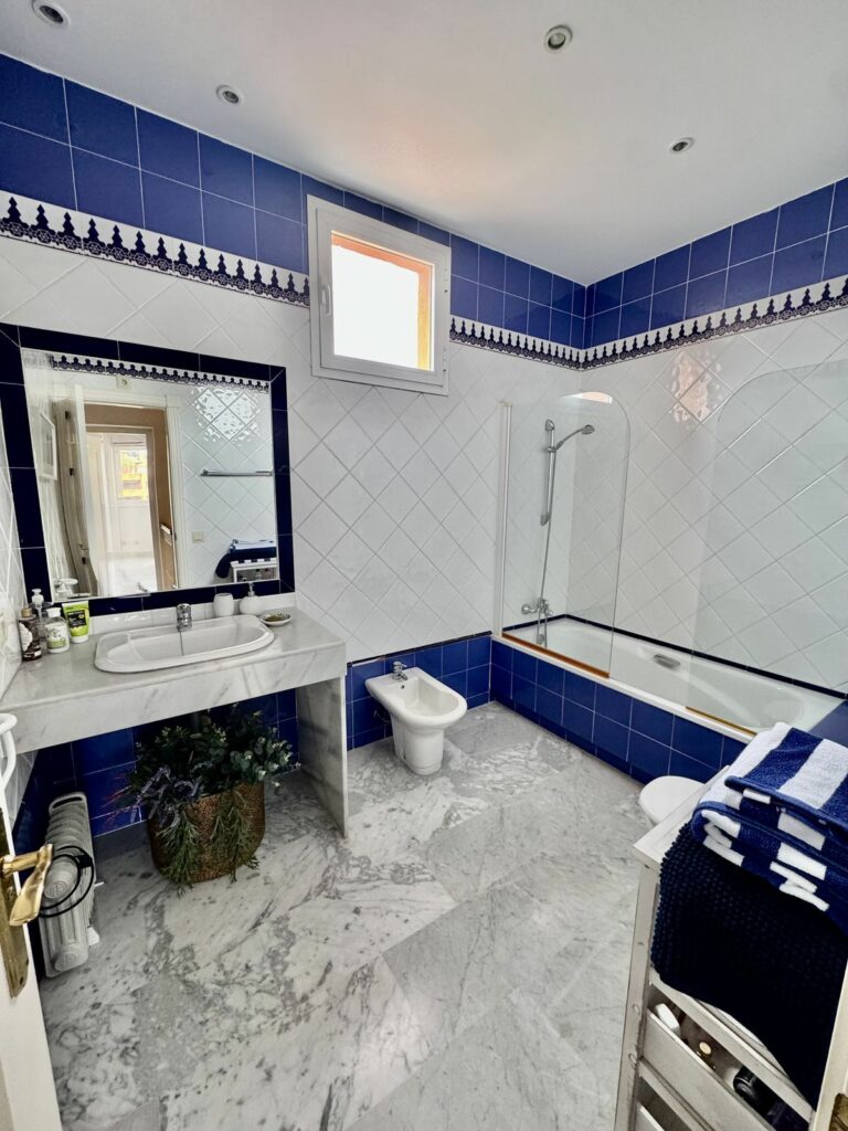 cbfbc7bf5b90e553965c09f9f7f82c12 - 12