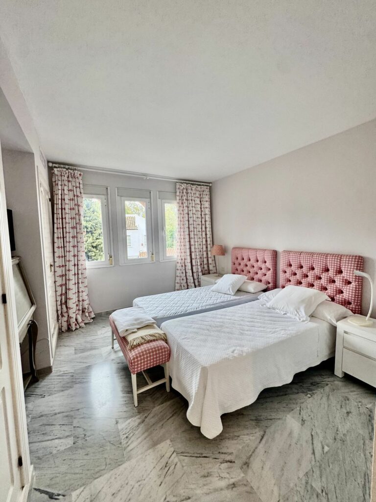 cbfbc7bf5b90e553965c09f9f7f82c12 - 8