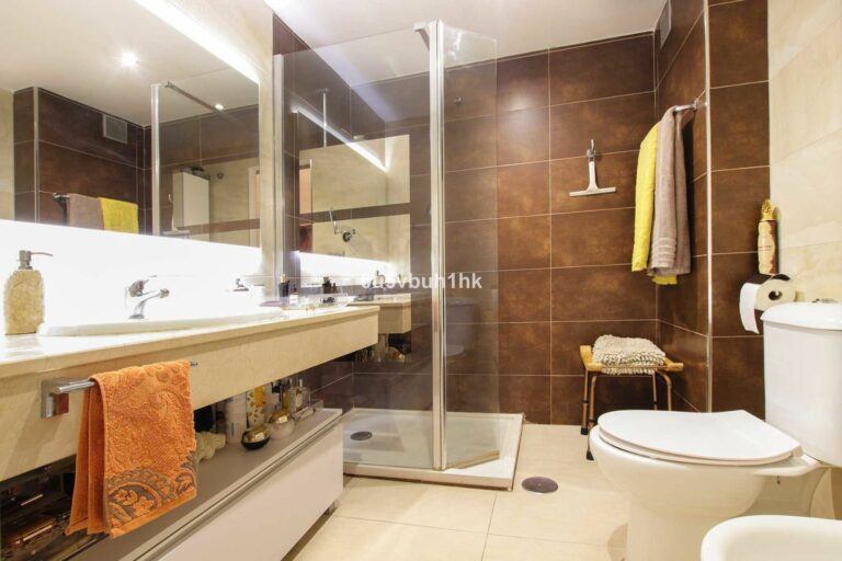 cc4f7588a9bae8d195cd1257328a9aa4 - 12