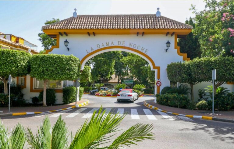 cdc8af40fee969e1b3256f9f83d3a5d8 - 15