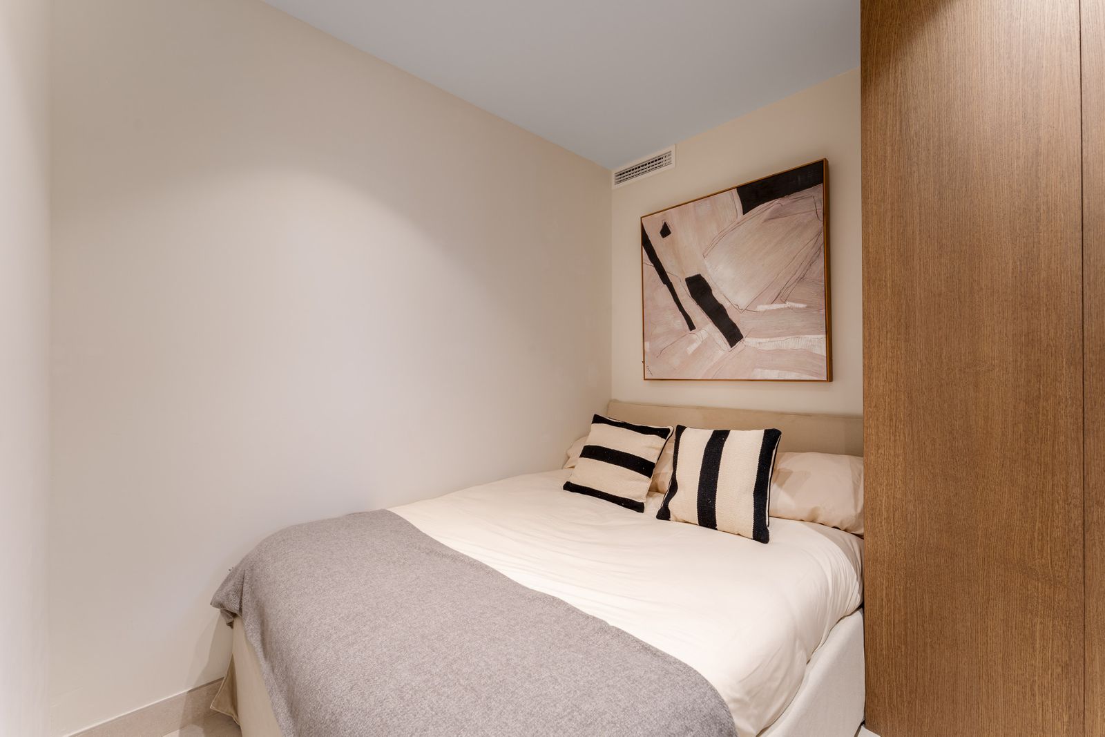 ce1c60ee14a4f91ecf02fd9e05e1faa1 - 16