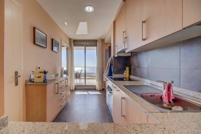 cf84c940697d686a6110cbd902c0c2ac - 12