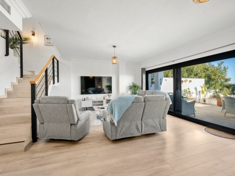 d0f524b01416660eda3ca16bef409d6c - 9