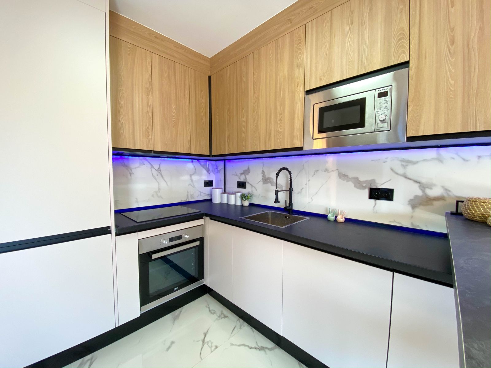 d197ee15fa44e35a584282d0c6122388 - 15