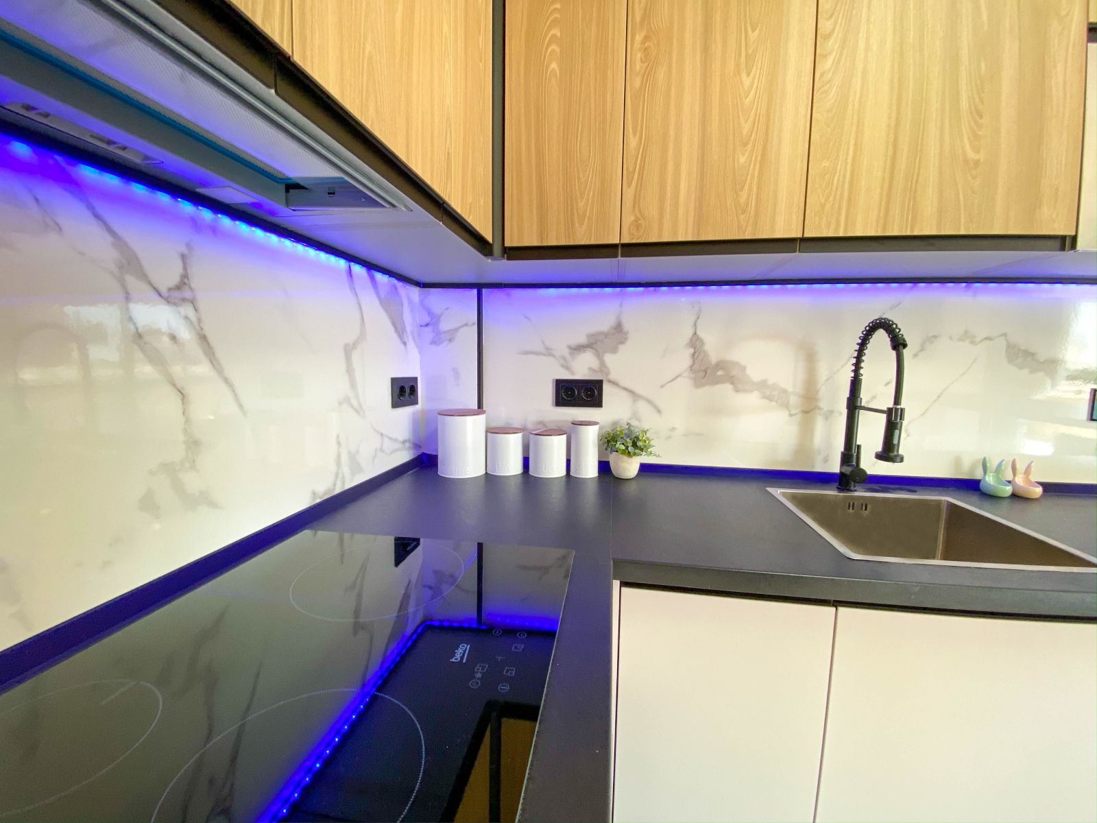 d197ee15fa44e35a584282d0c6122388 - 16