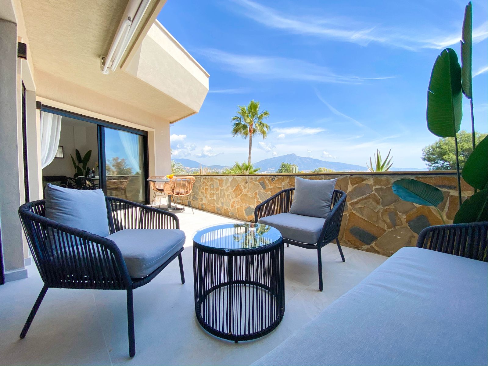 d197ee15fa44e35a584282d0c6122388 - 3