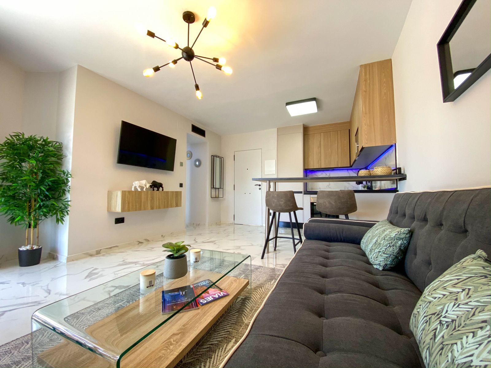 d197ee15fa44e35a584282d0c6122388 - 7