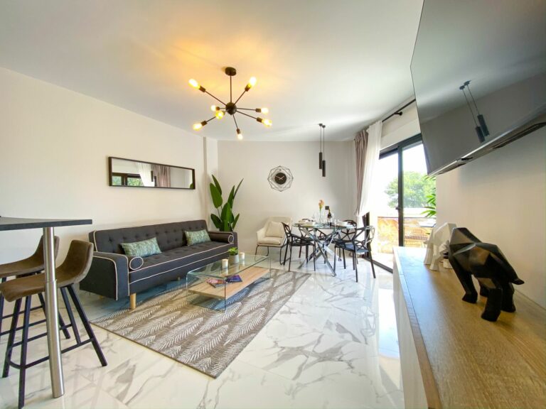 d197ee15fa44e35a584282d0c6122388 - 9