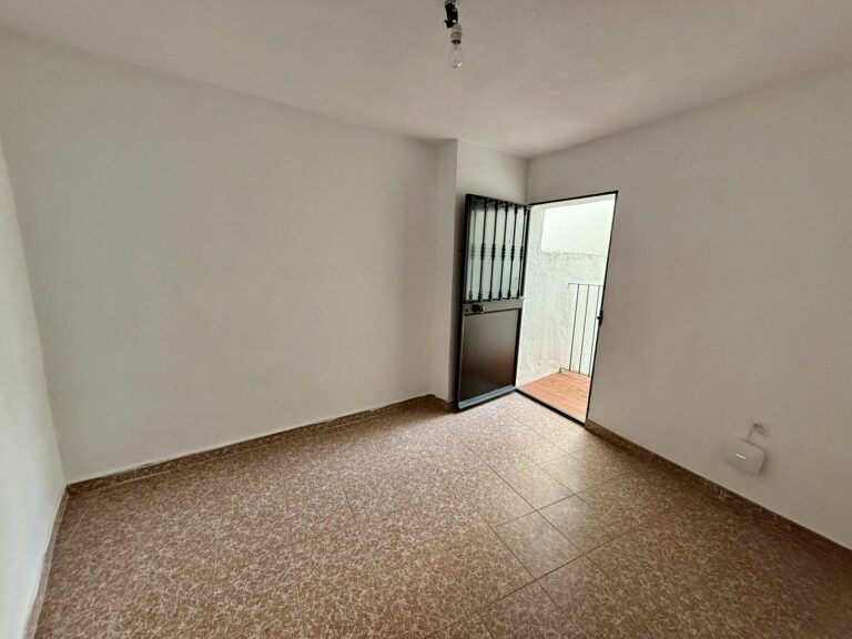 d2c0f22467deb972232958a0c0f14f0a - 14