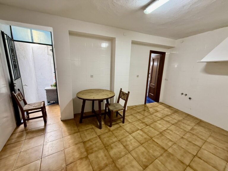 d2c0f22467deb972232958a0c0f14f0a - 6