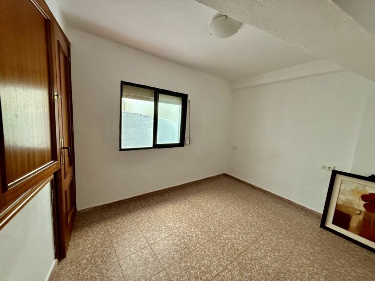 d2c0f22467deb972232958a0c0f14f0a - 9