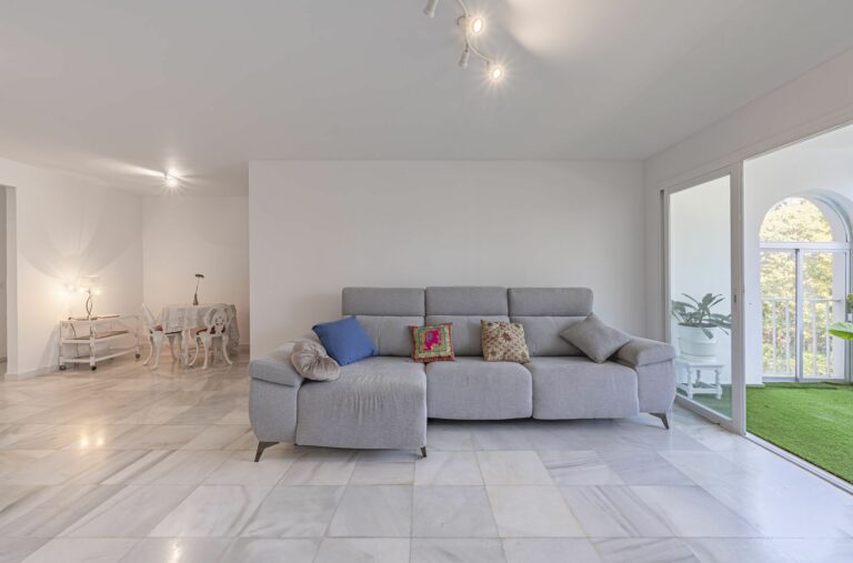 d33c782e3f703528ec6d9db095506268 - 11