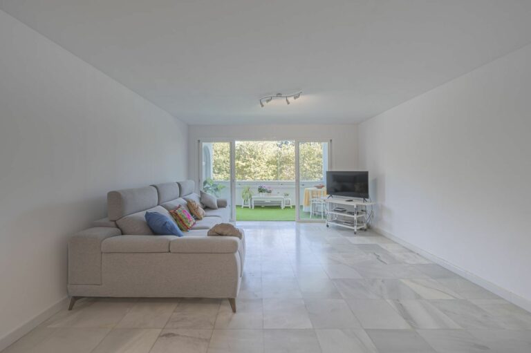 d33c782e3f703528ec6d9db095506268 - 12