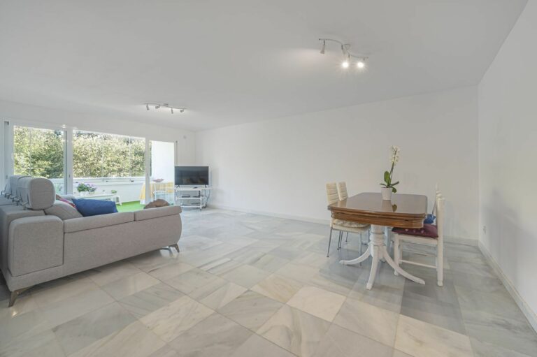 d33c782e3f703528ec6d9db095506268 - 13