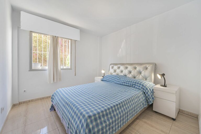 d33c782e3f703528ec6d9db095506268 - 14