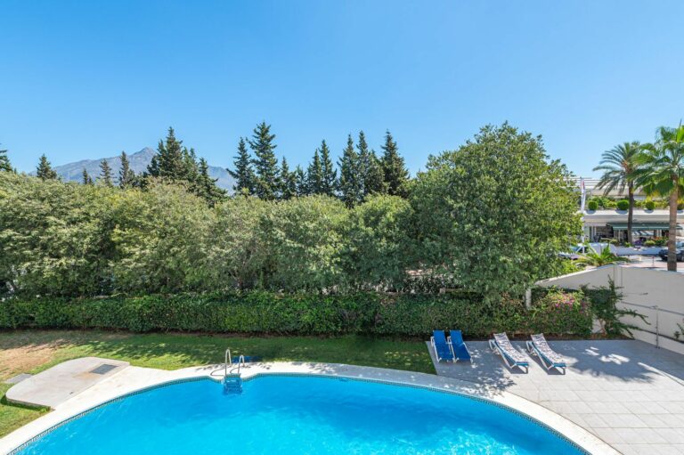 d33c782e3f703528ec6d9db095506268 - 9