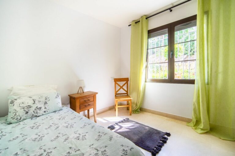 d351b0890215806b3991c0d3acbc5cdd - 13