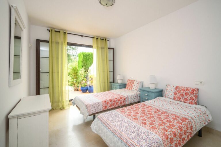 d351b0890215806b3991c0d3acbc5cdd - 14