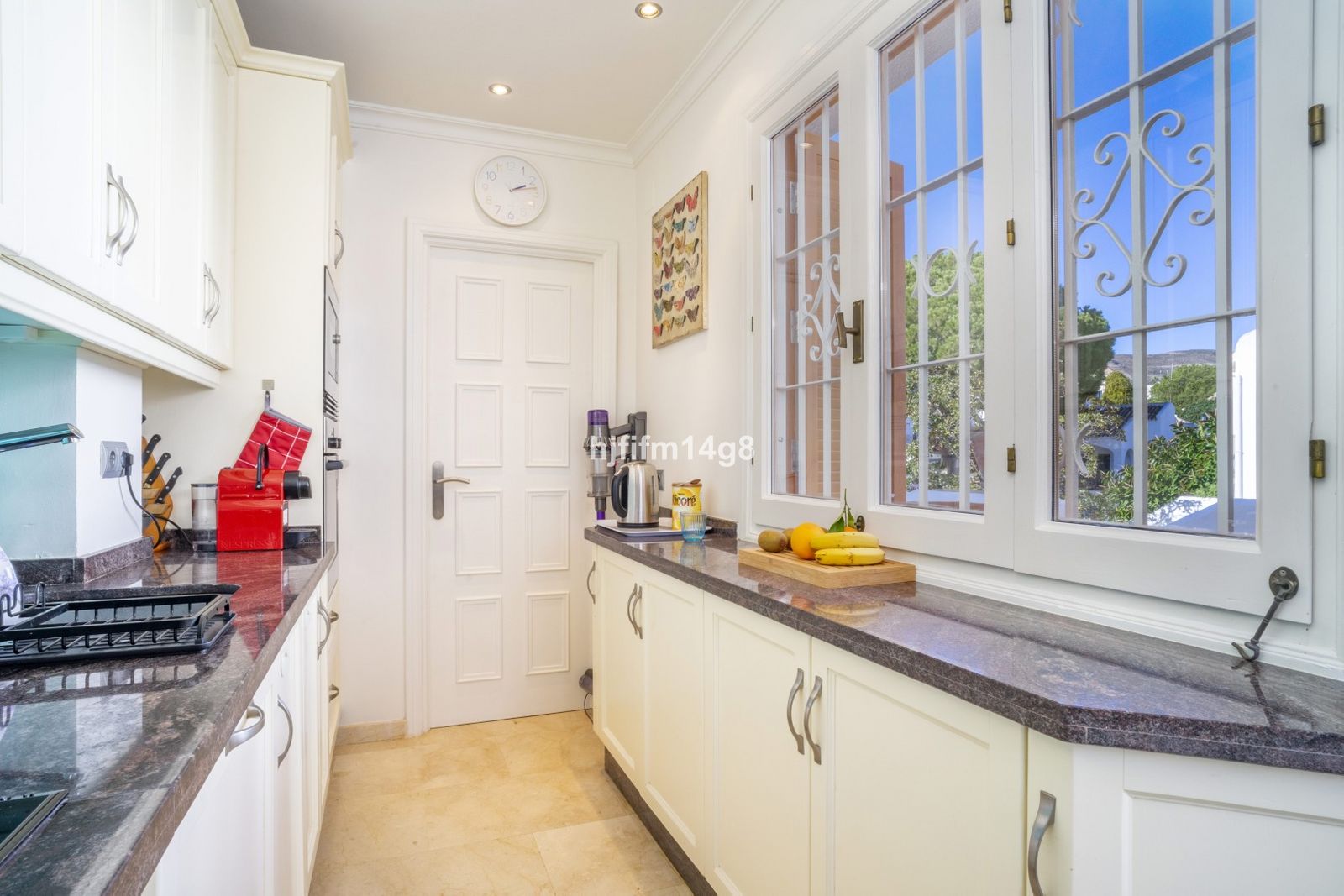 d420b9f360a99d23159623a1b0f6846c - 10