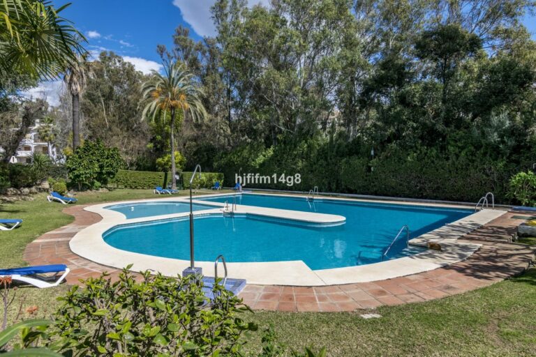 d420b9f360a99d23159623a1b0f6846c - 16