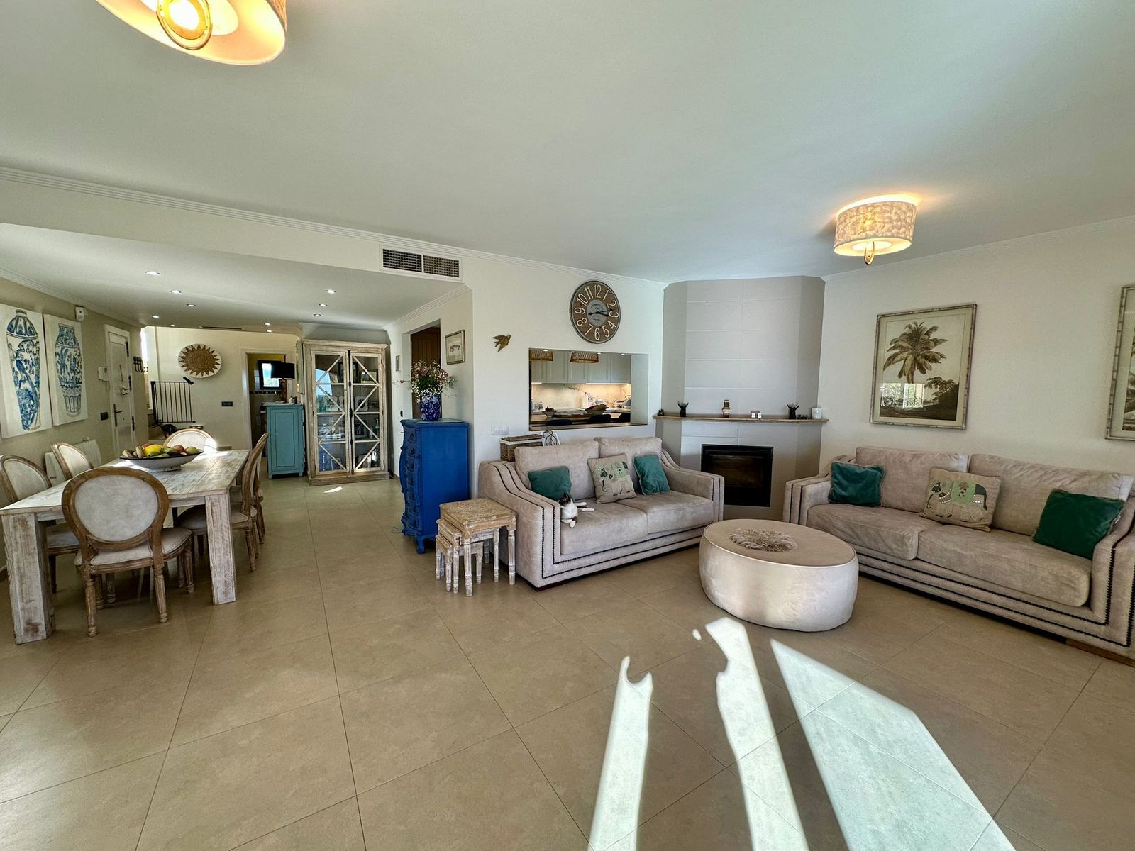 d479df1a8cb423010c295fc294b81eba - 14