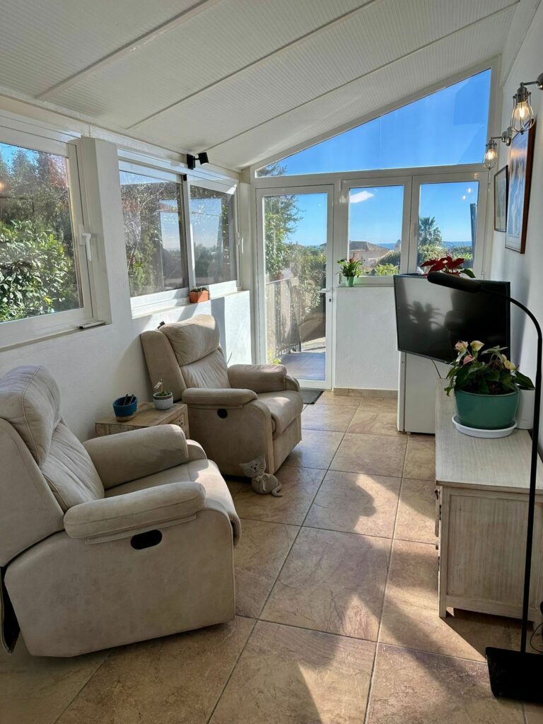 d479df1a8cb423010c295fc294b81eba - 6