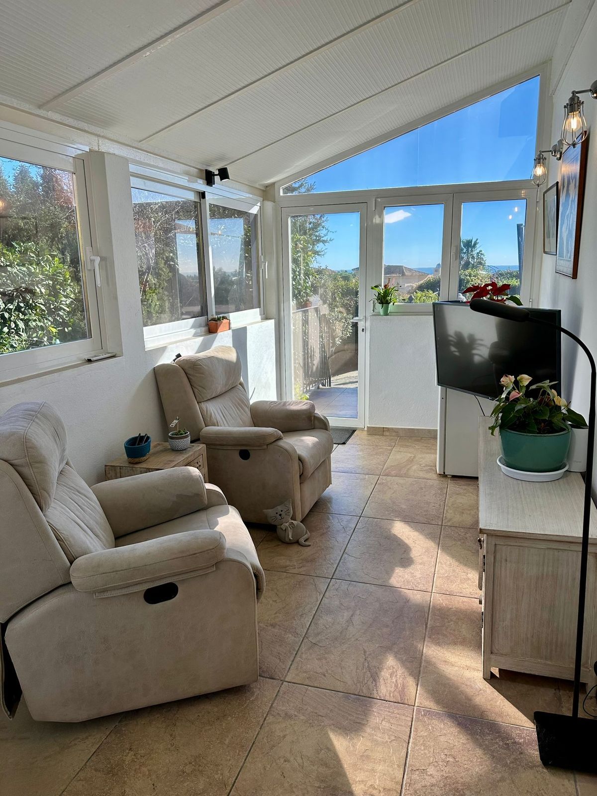 d479df1a8cb423010c295fc294b81eba - 6