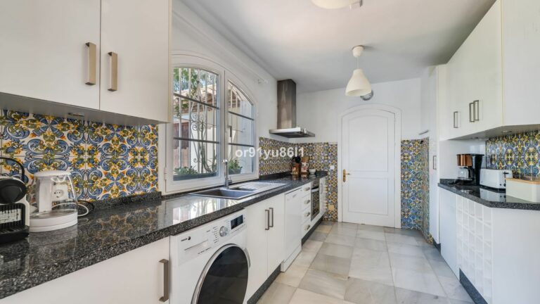 d61ba586cd8ebde38f47413d36d84e89 - 14