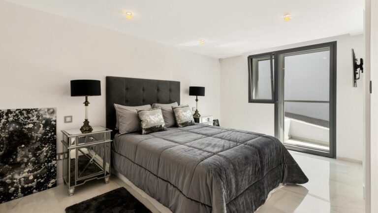 d6f48dbff9e73673e55f7c6a9b189e51 - 13