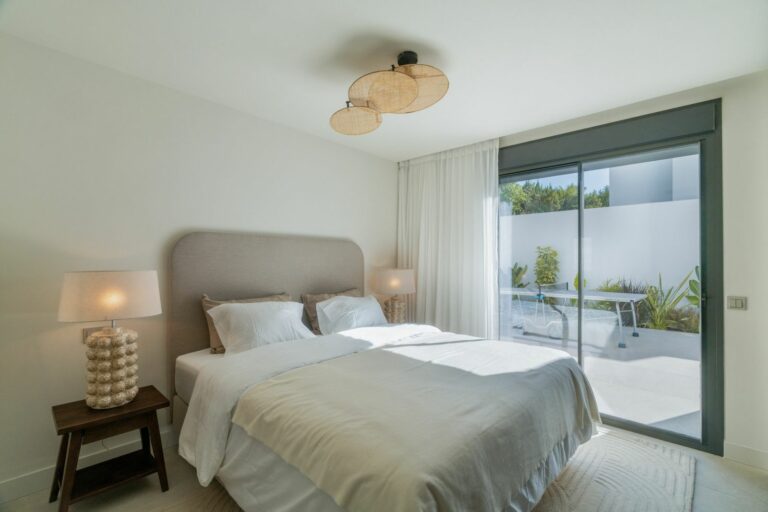 d91b711dd11448ddbd5b378cf7f2cd16 - 13