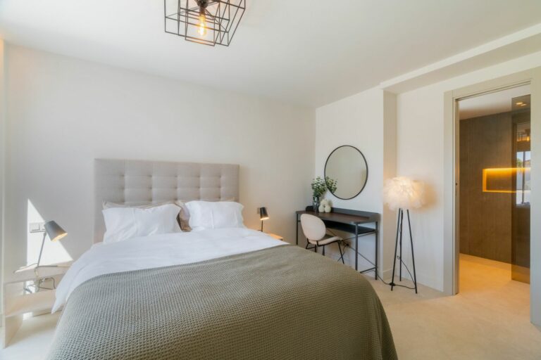 d91b711dd11448ddbd5b378cf7f2cd16 - 14