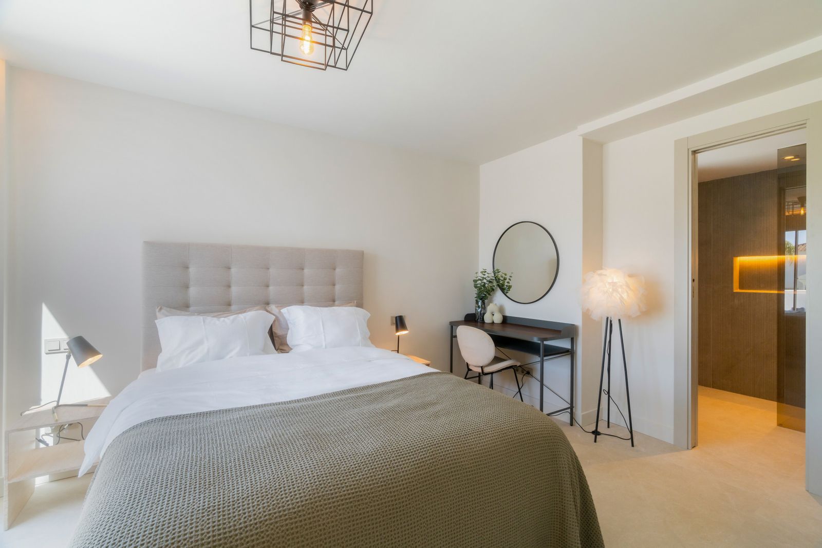 d91b711dd11448ddbd5b378cf7f2cd16 - 14