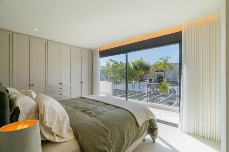 d91b711dd11448ddbd5b378cf7f2cd16 - 2