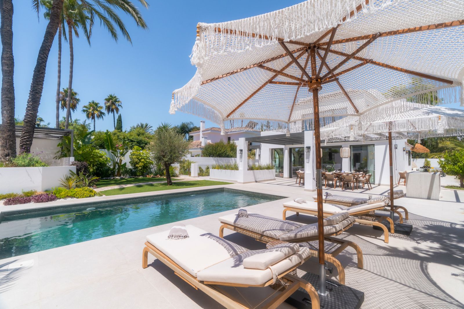 d91b711dd11448ddbd5b378cf7f2cd16 - 3