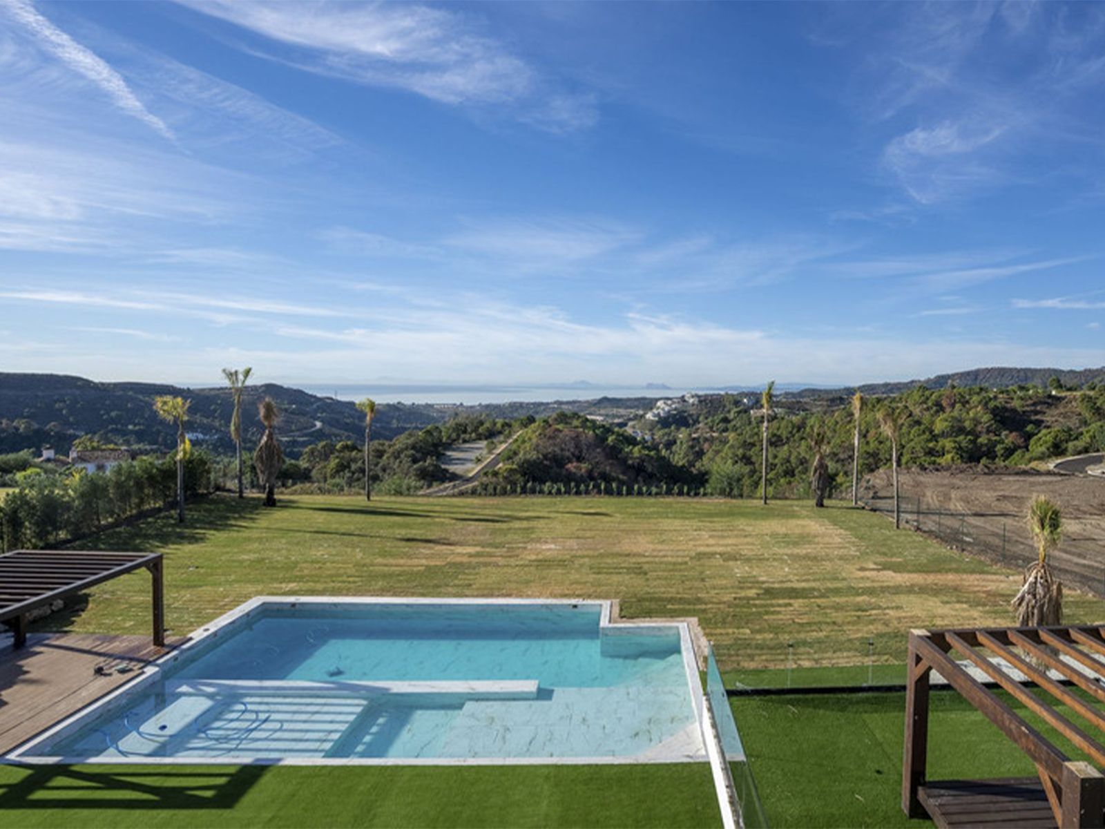 d9413957b601a7c149ce1776c325b523 - 16