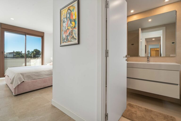 d9a5fbfdafe5a490a2b2e8179b5878cd - 12